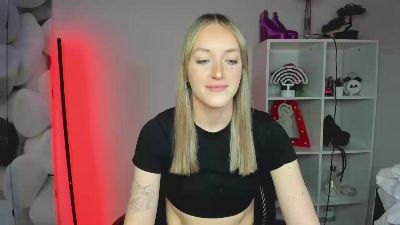 EvelynBlond — Cam4 stream photo (Feb 2026)