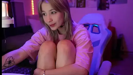 Traharaa — Stripchat stream photo (Mar 2026)