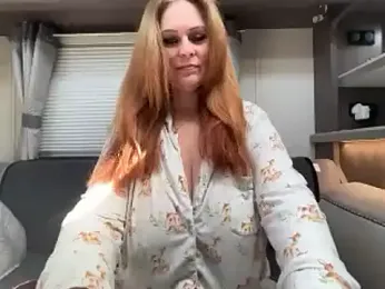 BustySwingingSlut — Stripchat stream photo (May 2026)