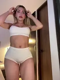 Kimy_Angel — 在 stripchat 直播的网络摄像头模特