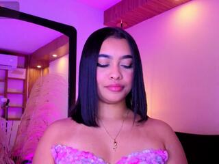 Chloe Monroeee — 在 flirt4free 直播的网络摄像头模特