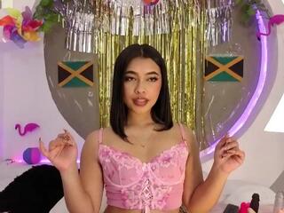 Chloe Monroeee — 在 flirt4free 直播的网络摄像头模特