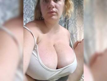 Tatka4 — 在 bongacams 直播的网络摄像头模特