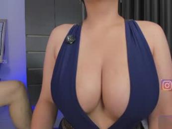 aprilpalmers — 在 chaturbate 直播的网络摄像头模特