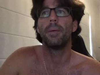 traviskenn — 在 chaturbate 直播的网络摄像头模特