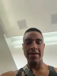 willclayy — 在 stripchat 直播的网络摄像头模特