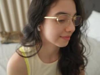 naughtysammx — 在 chaturbate 直播的网络摄像头模特