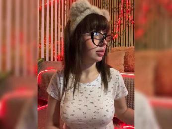 -Violetttttka- — 在 bongacams 直播的网络摄像头模特