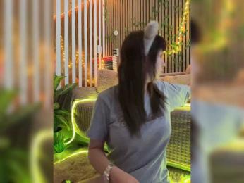 -Violetttttka- — 在 bongacams 直播的网络摄像头模特