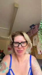 VioletSovereign — 在 cam4 直播的网络摄像头模特