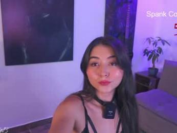 bellapazzia13 — 在 chaturbate 直播的网络摄像头模特