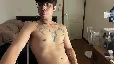 Uzii_310 — 在 stripchat 直播的网络摄像头模特