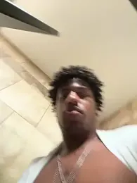 Angel_raphael69 — 在 stripchat 直播的网络摄像头模特