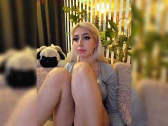 FlowwwerGirl — 在 bongacams 直播的网络摄像头模特