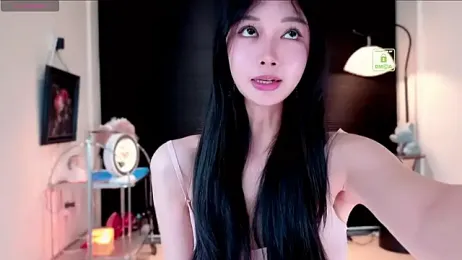 2Zoe — 在 stripchat 直播的网络摄像头模特