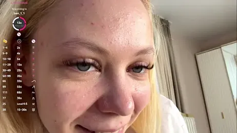 TulaHilst — Stripchat stream photo (Jun 2026)