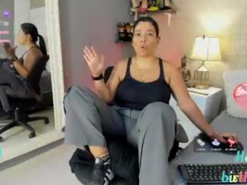 mariana_c — 在 chaturbate 直播的网络摄像头模特