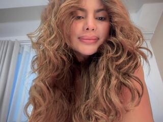 Kitty Lowell — flirt4free