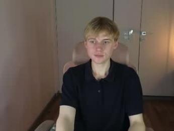 avenrey — Chaturbate stream photo (Oct 2026)