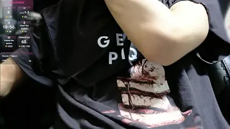 Pui-Ch — 在 stripchat 直播的网络摄像头模特