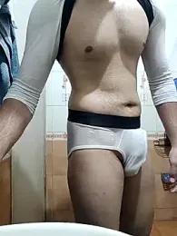 hunkfreakin — 在 stripchat 直播的网络摄像头模特