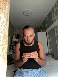 juan03065 — 在 stripchat 直播的网络摄像头模特