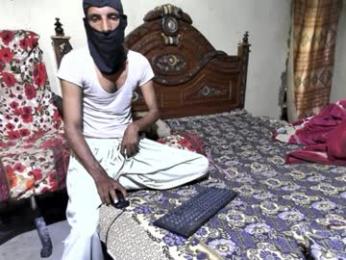 zoyakhan803 — 在 chaturbate 直播的网络摄像头模特