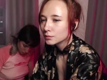 robin_yours — Chaturbate stream photo (May 2026)