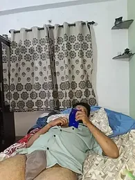 avi007p — 在 stripchat 直播的网络摄像头模特