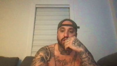 wildhetero — 在 cam4 直播的网络摄像头模特