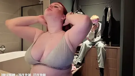 ItsLittleLola — 在 stripchat 直播的网络摄像头模特
