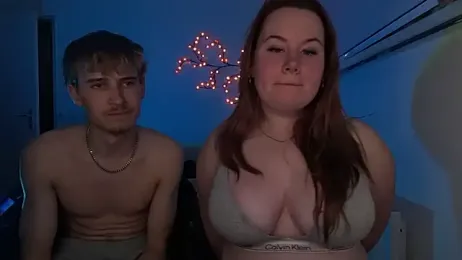 ItsLittleLola — 在 stripchat 直播的网络摄像头模特