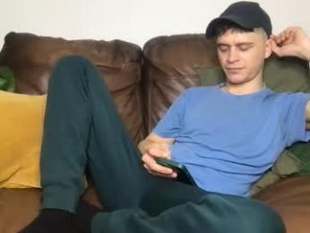 camdoattitude — 在 chaturbate 直播的网络摄像头模特