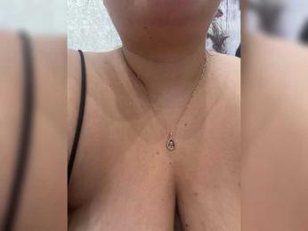 Alisaay — 在 bongacams 直播的网络摄像头模特