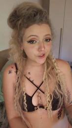 AkeiaH — 在 cam4 直播的网络摄像头模特