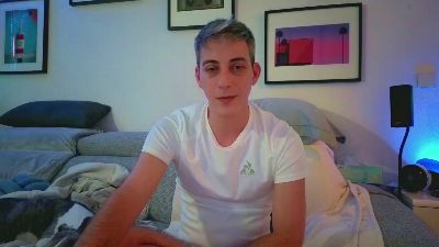 HuGo4K — 在 cam4 直播的网络摄像头模特