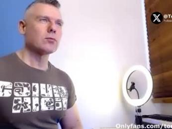 tomfoxcam — 在 chaturbate 直播的网络摄像头模特
