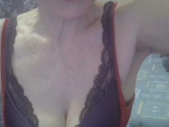 Red-Rose-777 — Bongacams stream photo (Dec 2025)