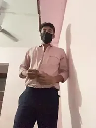 Dark_2465 — 在 stripchat 直播的网络摄像头模特