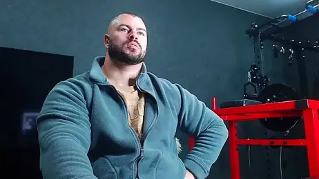 muscularjohnforuX — 在 stripchat 直播的网络摄像头模特