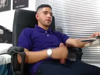 Kratoswolf — 在 stripchat 直播的网络摄像头模特