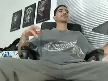 Kratoswolf — Stripchat stream photo (Aug 2026)
