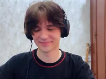 zombde32 — Chaturbate stream photo (Apr 2026)