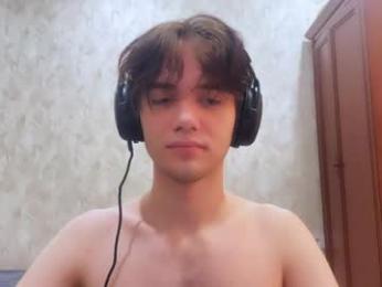 zombde32 — Chaturbate stream photo (May 2026)