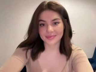 youramy — 在 camsoda 直播的网络摄像头模特