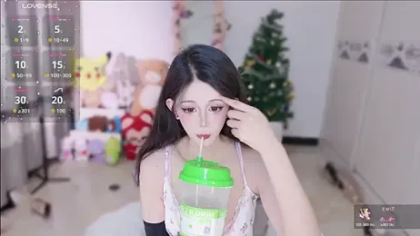 nana-899 — 在 stripchat 直播的网络摄像头模特
