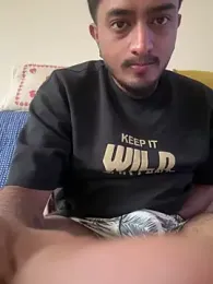 Seenu2199 — Stripchat stream photo (Apr 2026)