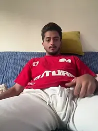 Seenu2199 — Stripchat stream photo (Apr 2026)