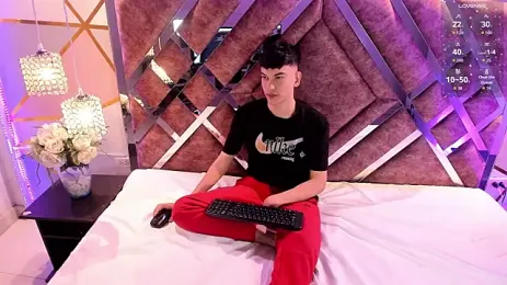 JustinVega_ — 在 stripchat 直播的网络摄像头模特