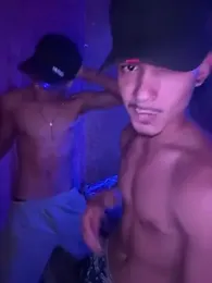 Cuteathleticboys — 在 stripchat 直播的网络摄像头模特
